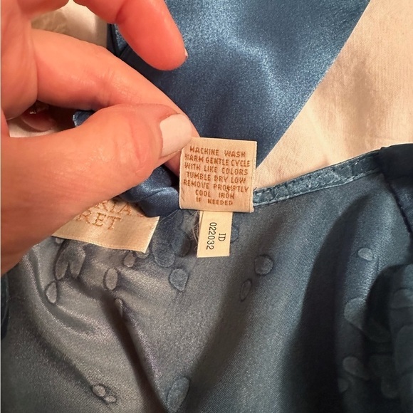 Victoria's Secret Blue Floral Robe - Picture 7 of 10